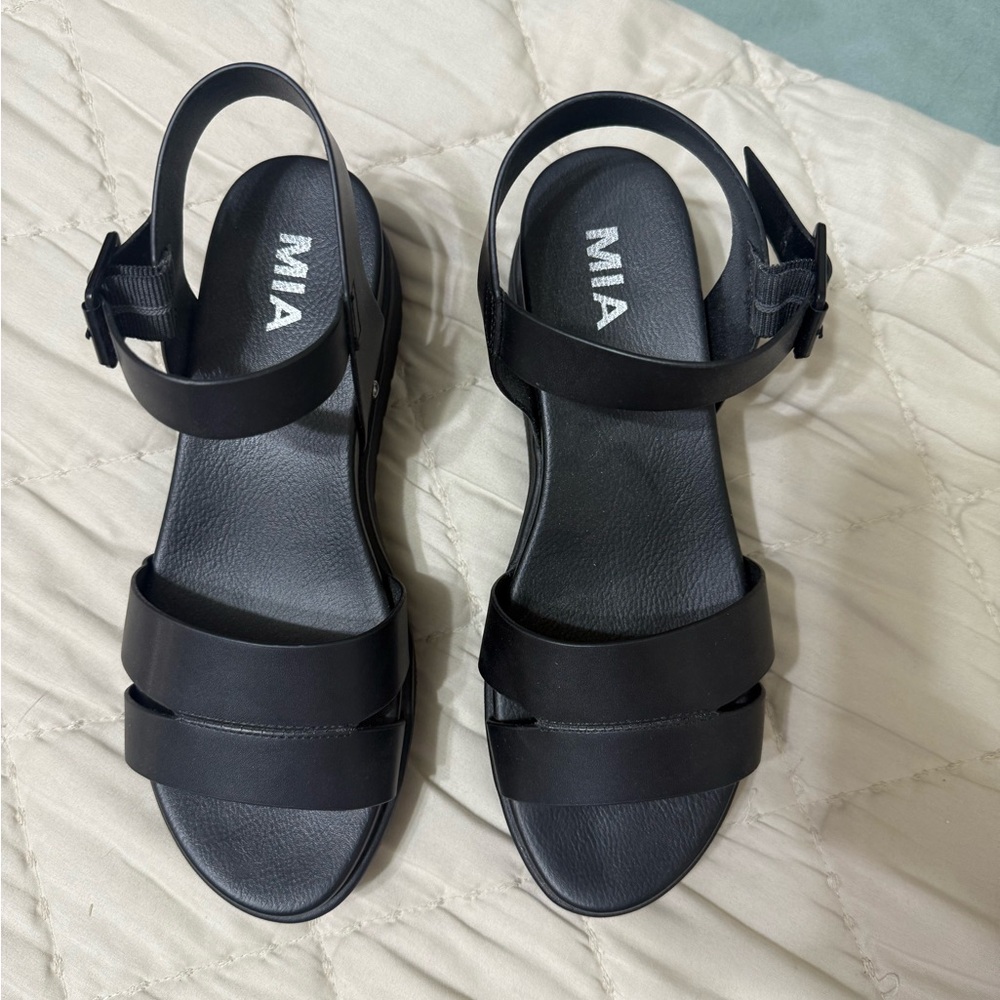 MIA Women's Black Sandals